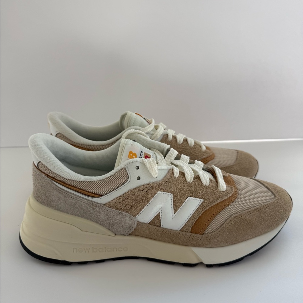 New Balance Men’s 997R Sneakers